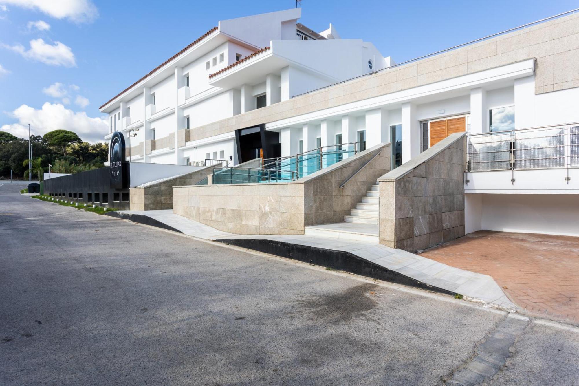 Hotel El Tujjar Los Barrios Exterior photo